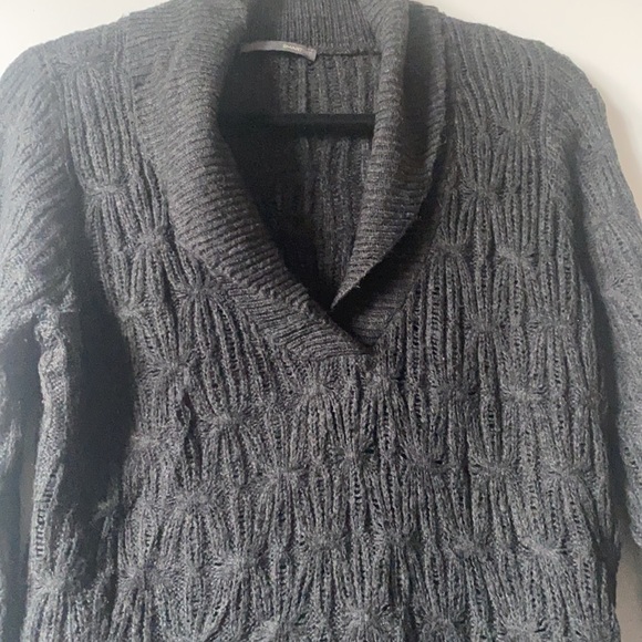 Beautiful neck sweater - Picture 1 of 5